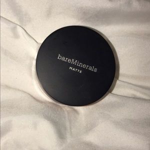 Bare minerals powder foundation